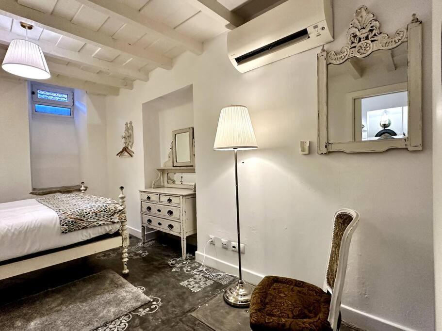 Budget 2 Bed In Bica W Air Con - Belle Epoque Apartment