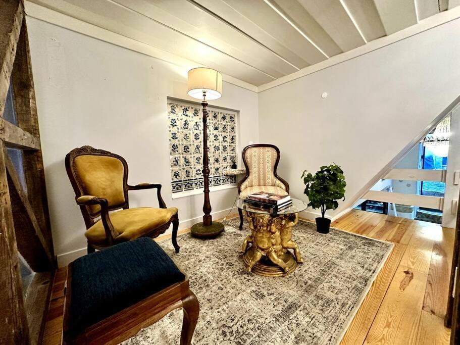 Budget 2 Bed In Bica W Air Con - Belle Epoque Apartment