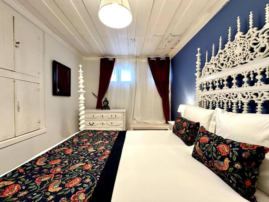 Budget 2 Bed In Bica W Air Con - Belle Epoque * Lisbon