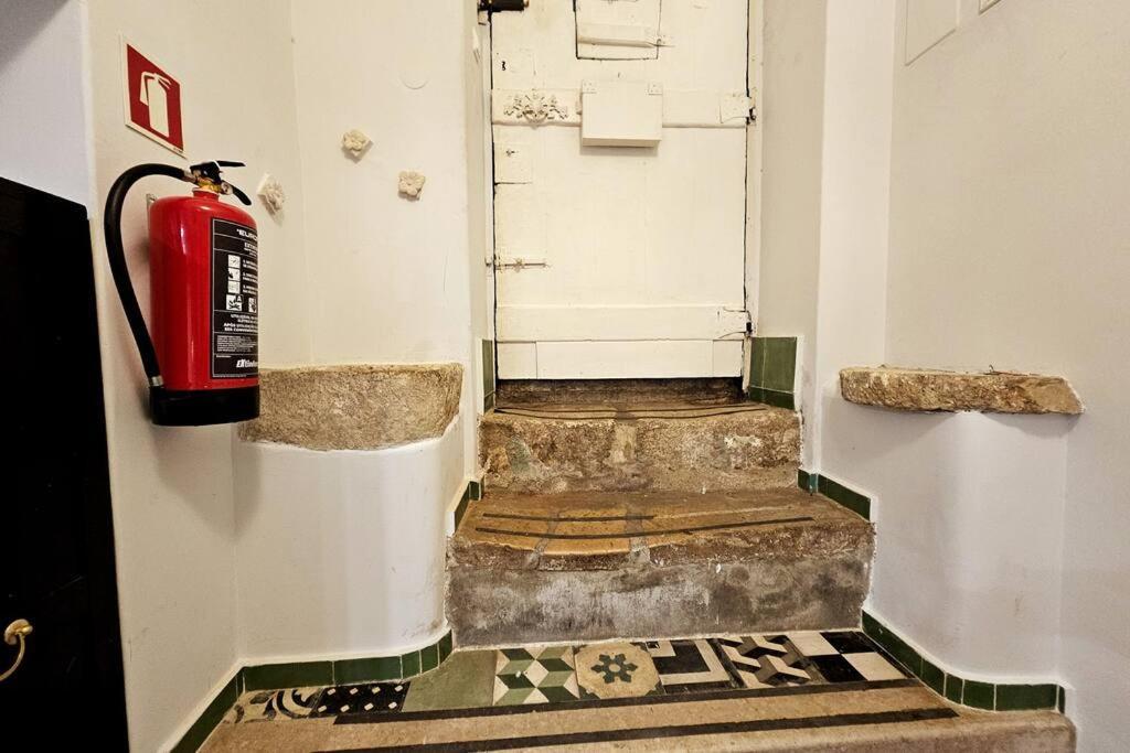 Apartment Budget 2 Bed In Bica W Air Con - Belle Epoque
